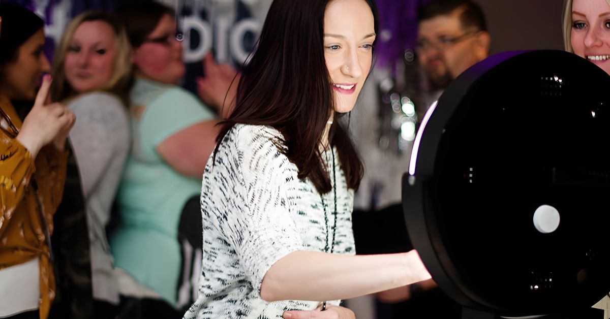 How Does a 360 Photo Booth Work? Tips for Perfect Shots