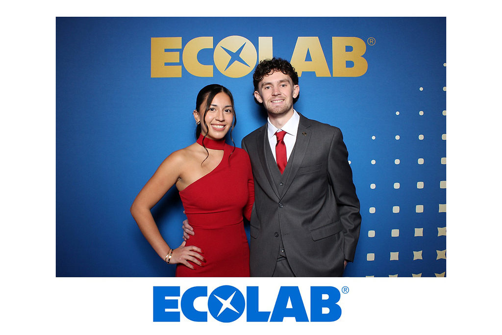 Ecolab corporate event 4x6 print of a couple on a blue branded backdrop